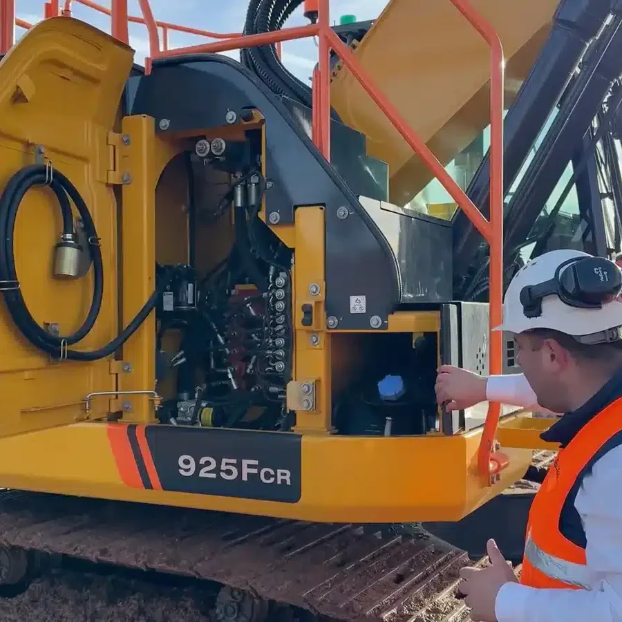 925FCR Excavator