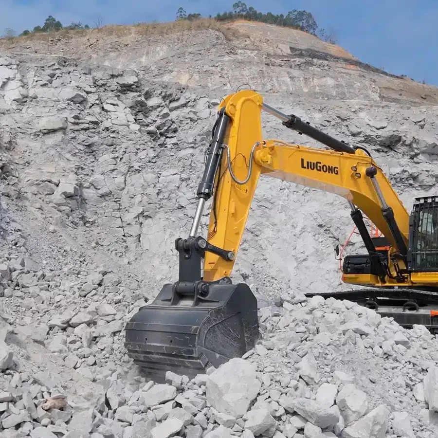 952F Excavator