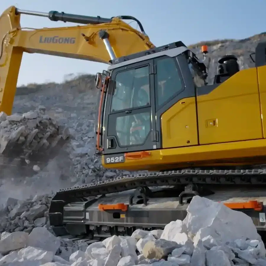 952F Excavator