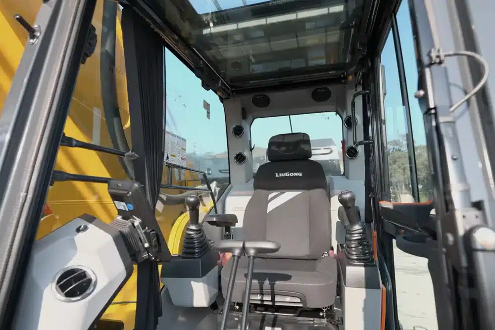 952F Excavator